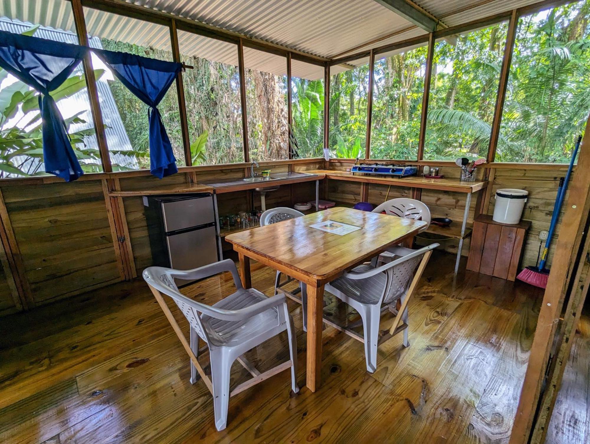 Arboura Eco Cabins 우비타 외부 사진
