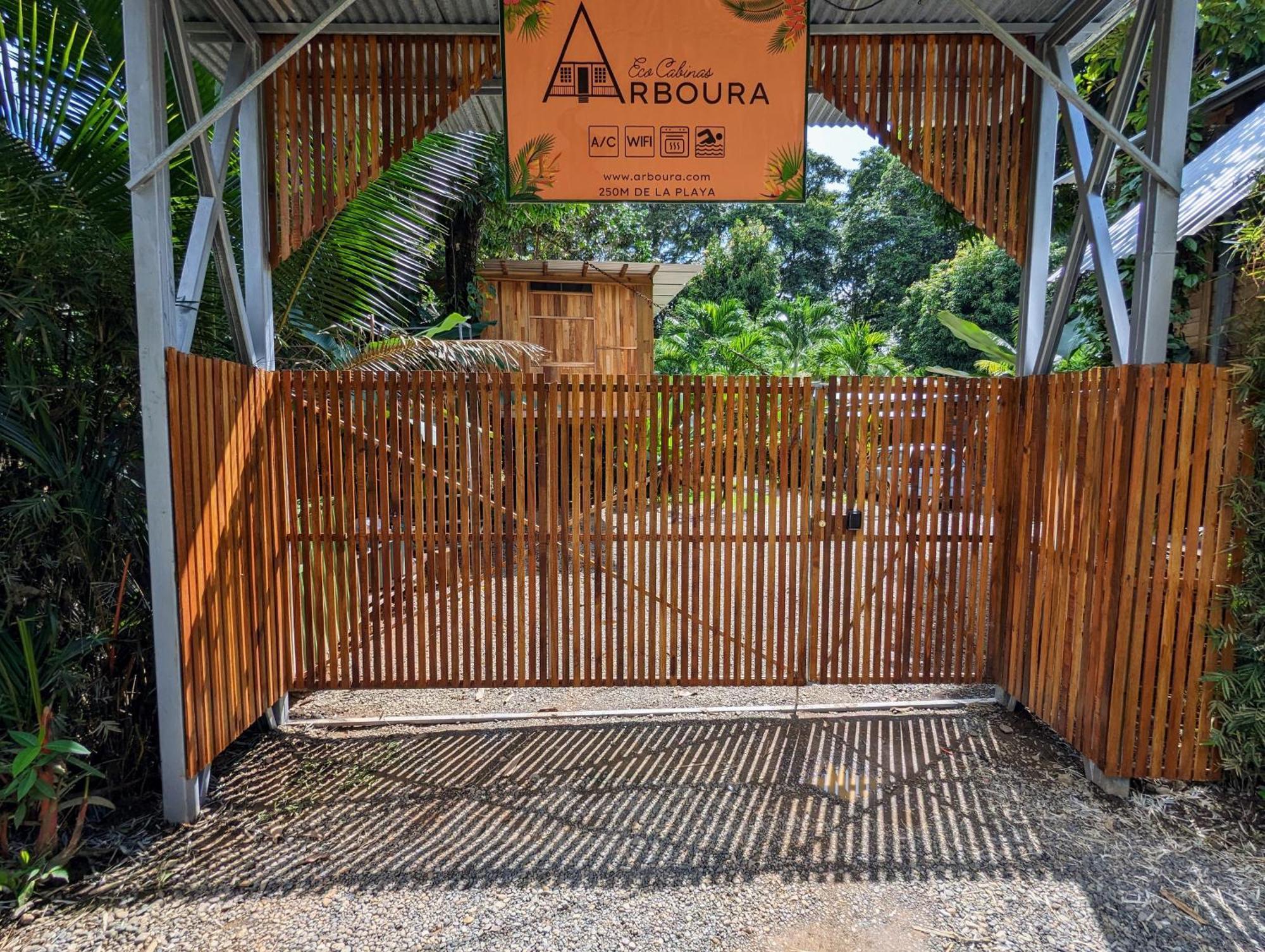 Arboura Eco Cabins 우비타 외부 사진