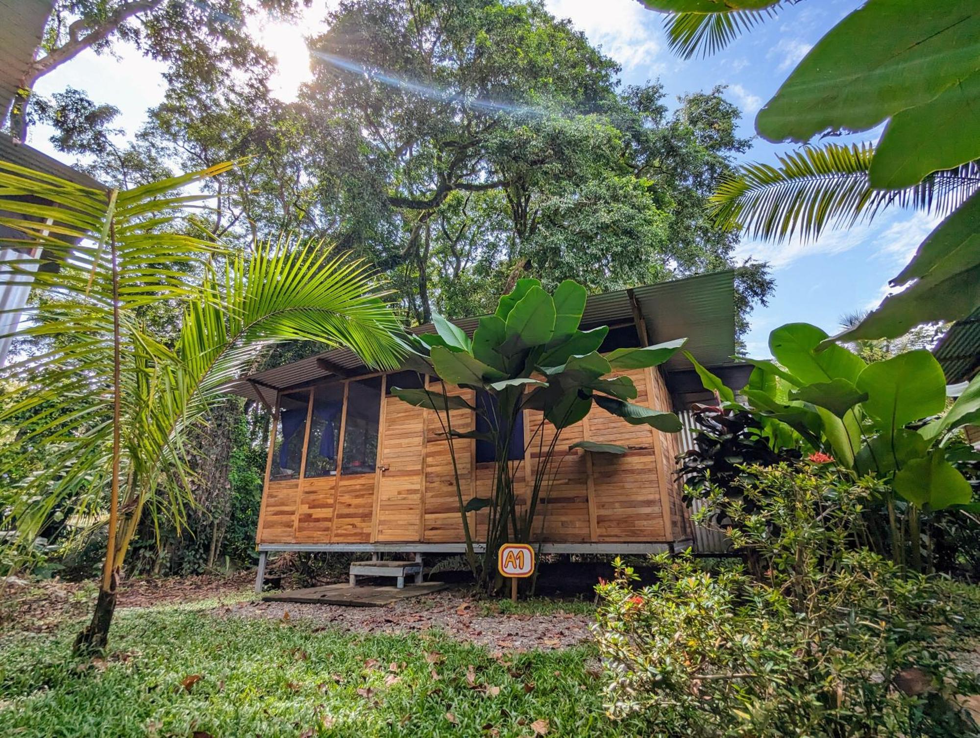 Arboura Eco Cabins 우비타 외부 사진
