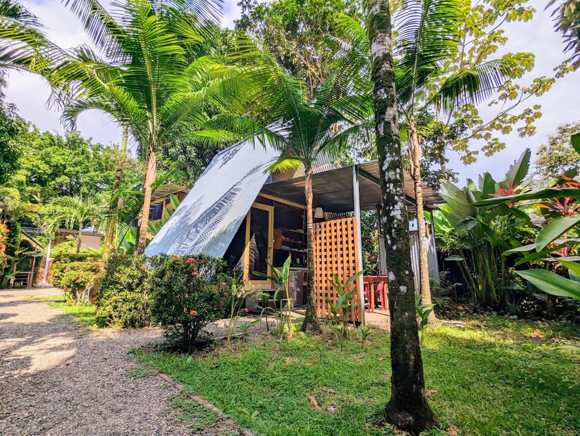 Arboura Eco Cabins 우비타 외부 사진