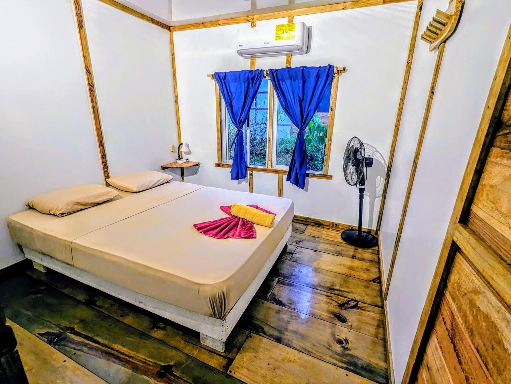 Arboura Eco Cabins 우비타 외부 사진